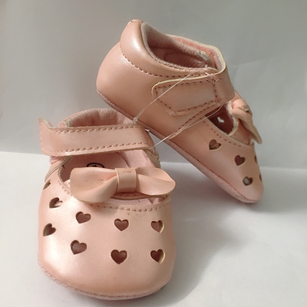 Giày bé gái nơ trái tim cho bé từ 3-6m