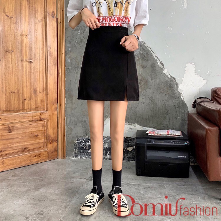 Chân váy chữ A ngắn xẻ trước, có quần trong chống lộ | BigBuy360 - bigbuy360.vn