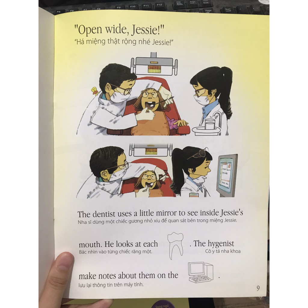 Sách - Những trải nghiệm đầu tiên của bé : Going to the dentist Bé đi nha sĩ