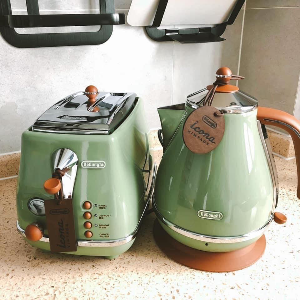 Ấm Đun Nước Siêu Tốc Delonghi Icona Vintage KBOV 2001 GR 1.7L 2000W