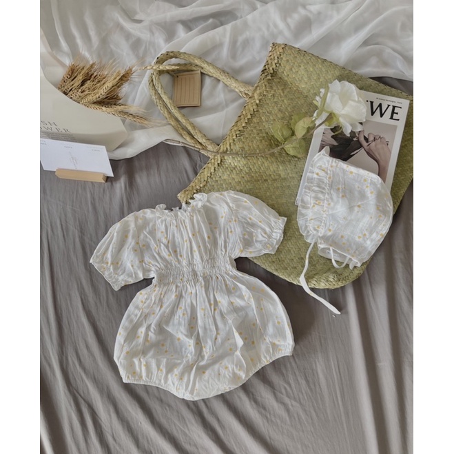 Đồ bộ liền thân em bé + nón hoa cúc nhí vân nổi Nanci room