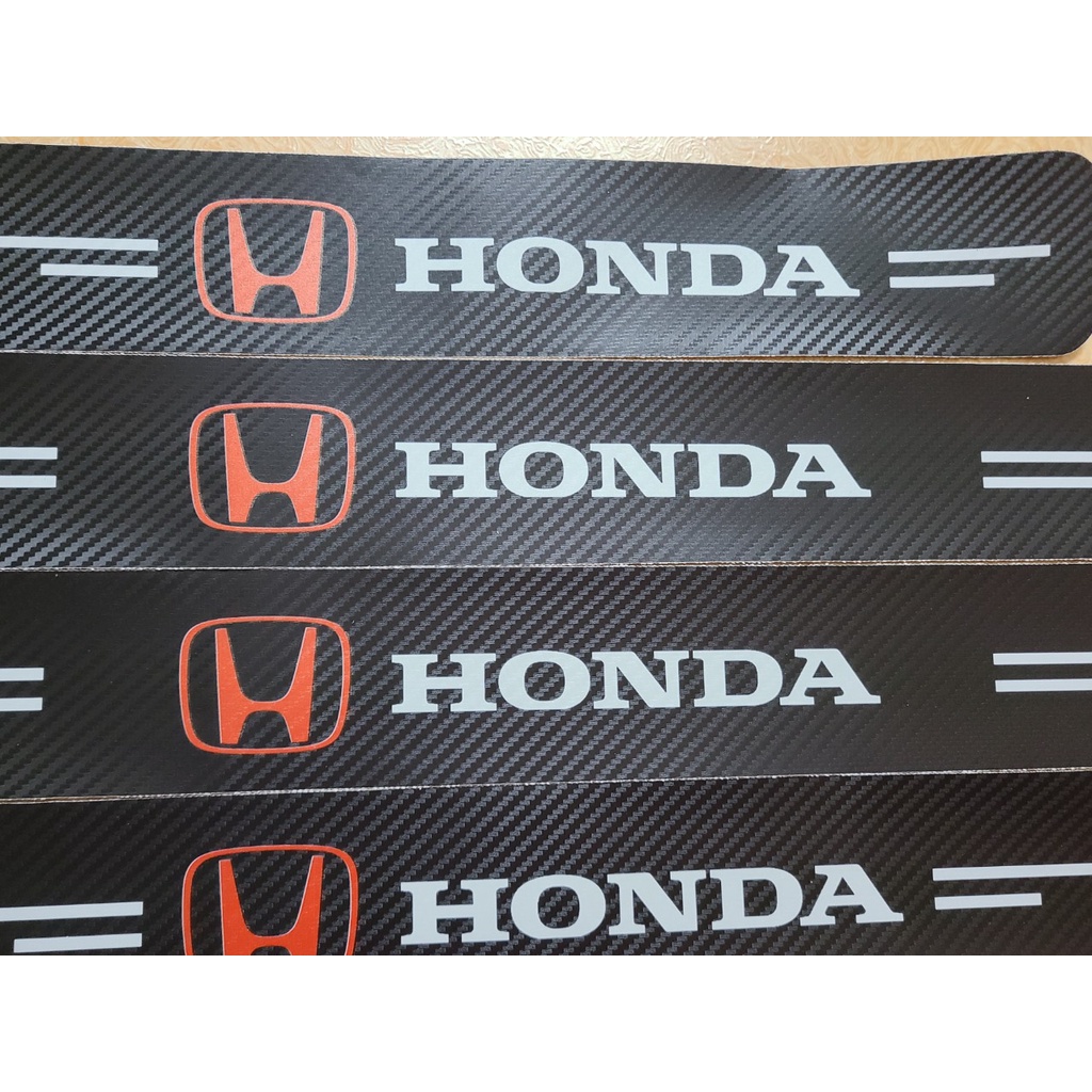 Bộ 4 Miếng dán chống xước bậc cửa ô tô sợi Carbon bền đẹp có Logo hãng xe