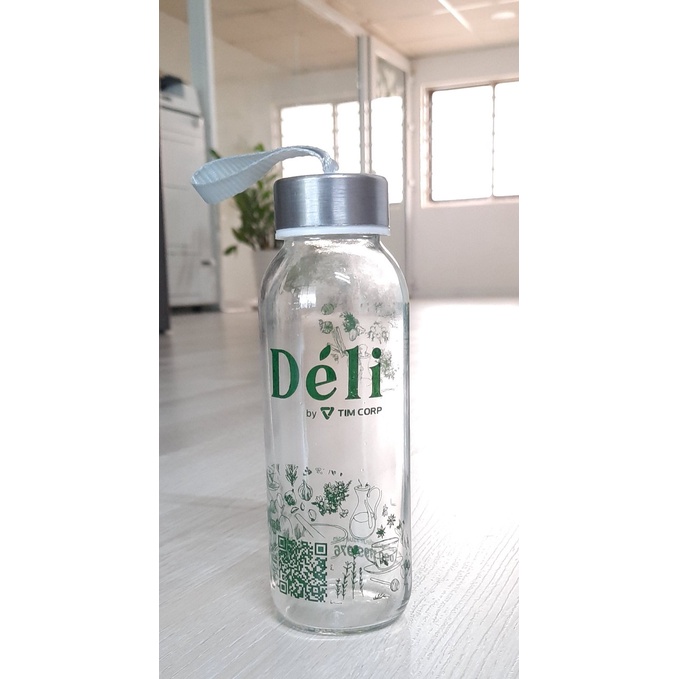 Combo 2 chai thủy tinh    Được làm từ thuỷ tinh 100%, Thiết kế dáng trụ tròn, nắp nhựa bọc inox có dây xách