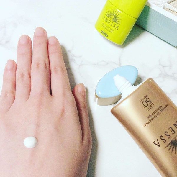 【Từ tp Hồ Chí Minh gửi hàng】Kem chống nắng ANESSA Sunscreen Skincare Milk SPF50+ PA++++ 60ml Dưỡng ẩm da Kiềm dầu kem chống nắng Ngăn Chặn Mọi Tác Hại Của Tia UV Trên Mọi Bề Mặt Da