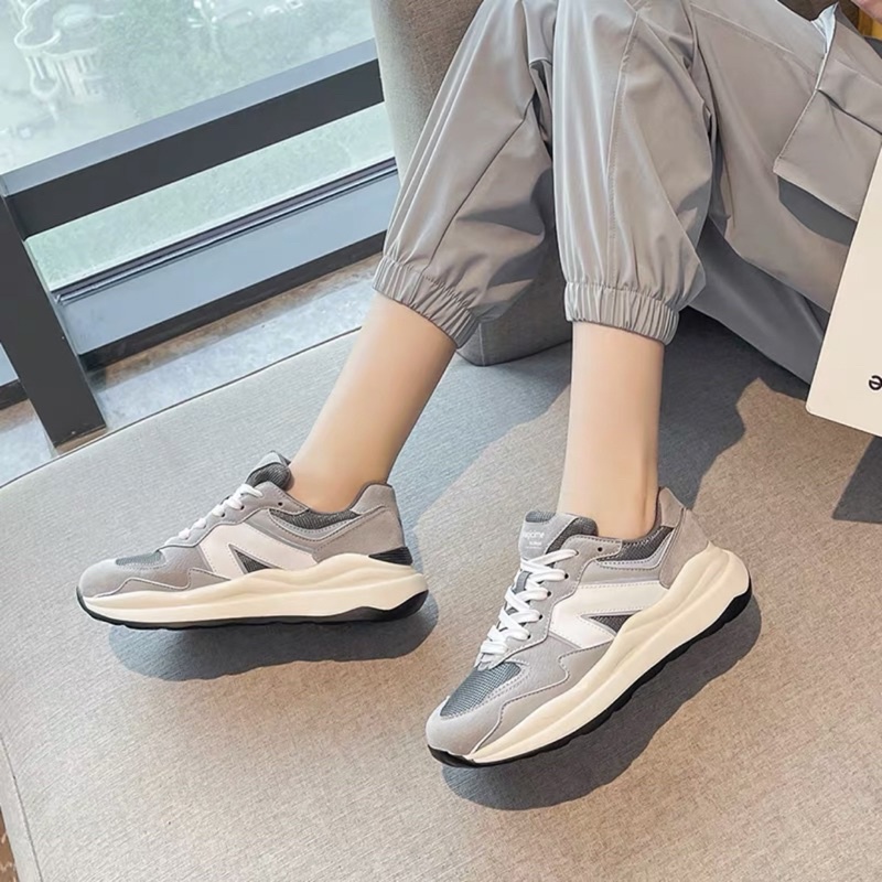 Giày Thể Thao Snaeker Nữ Màu Xám Có Phản Quang Chất Đẹp