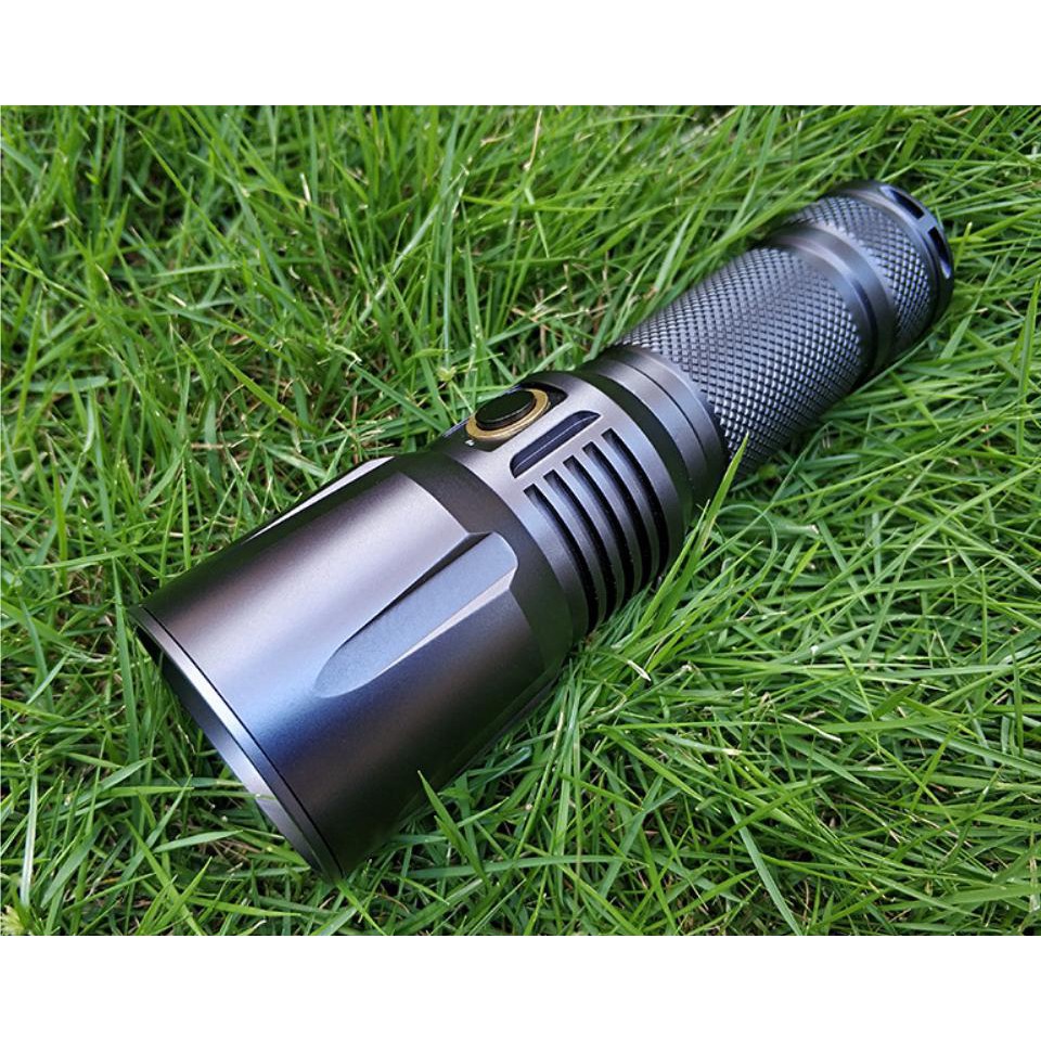 Đèn pin X6 SFT40/5050 1.7mm 25w quang thông 2400 lumen sơn mạ titan xám khói cổng sạc USB-Type -C