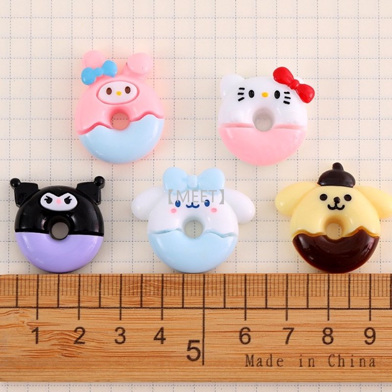 Phụ kiện trang trí thủ công chất liệu resin hình bánh donut hoạt hình nhiều phong cách
