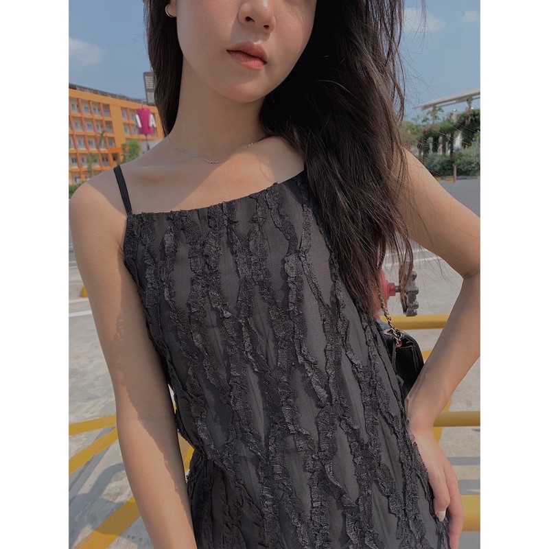 Váy hai dây dáng xuông phong cách Hàn Quốc