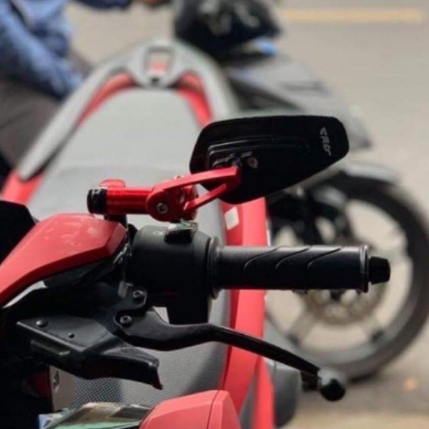 Gương gù xe máy gắn chân kính có thể xoay gập 360 độ phù hợp láp mọi loại xe, có ôc và lục giác đi kèm