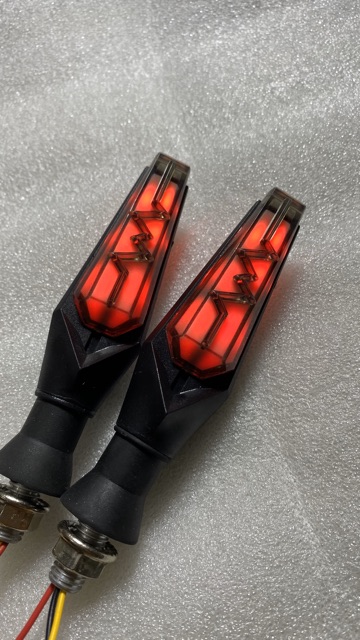 Đèn led xi nhan sấm sét dẻo