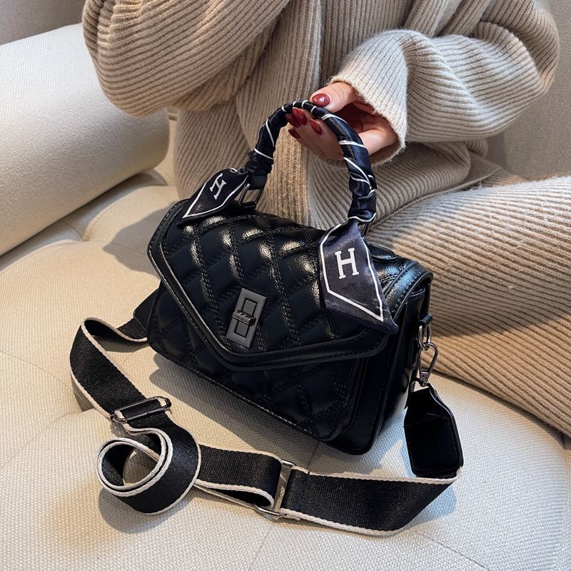 Túi Đeo Vai Sức Chứa Lớn Thời Trang Mới 2022 Dành Cho Nữ Dễ Phối Đồ