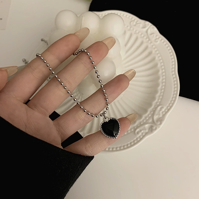 Vòng cổ mặt trái tim bằng kim loại thời trang