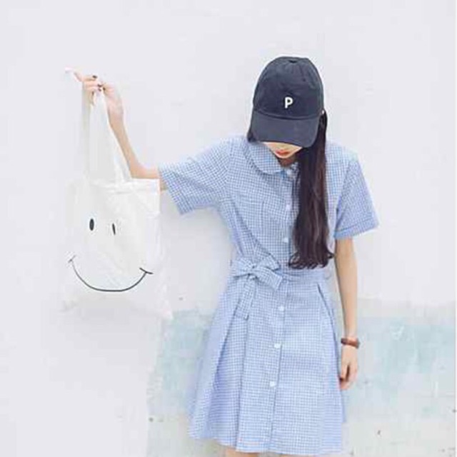 Váy kẻ cổ sen