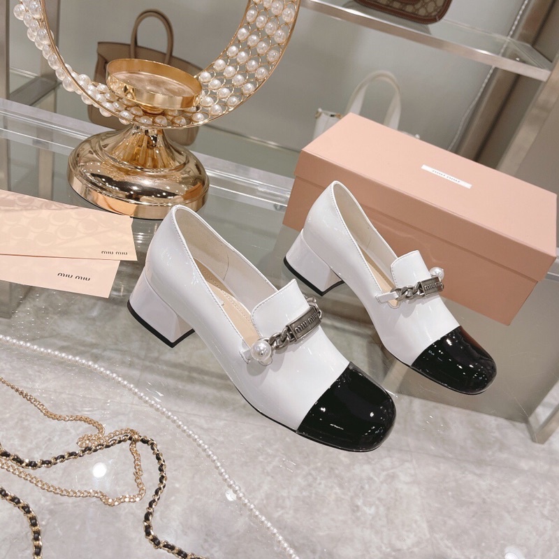 Giày lười nữ da thật cao cấp thương hiệu MiuMiu gót cao 4.5cm da bóng phối khoá xích