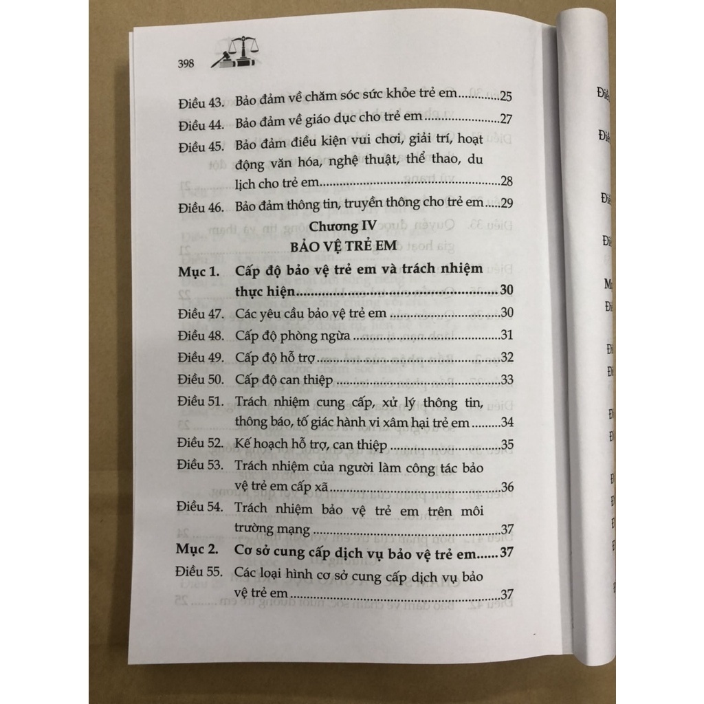 Sách Luật trẻ em và văn bản hướng dẫn thi hành