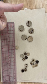 Khuy gỗ dừa ( các cỡ ) 10c