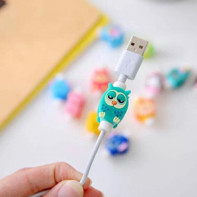 Combo bộ 2 nút Bảo vệ đầu sạc sticker kute | BigBuy360 - bigbuy360.vn