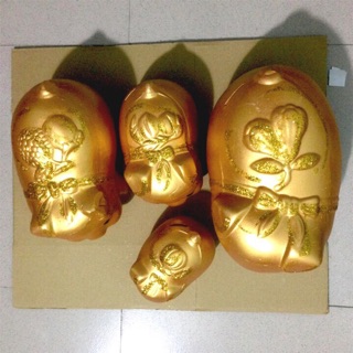 Heo đất nhũ vàng