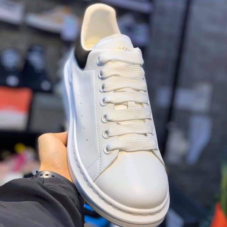 Giày thể thao nam nữ Mc hoa cúc hàng vnxk,giày snecker nam nữ full size 36-43 | BigBuy360 - bigbuy360.vn