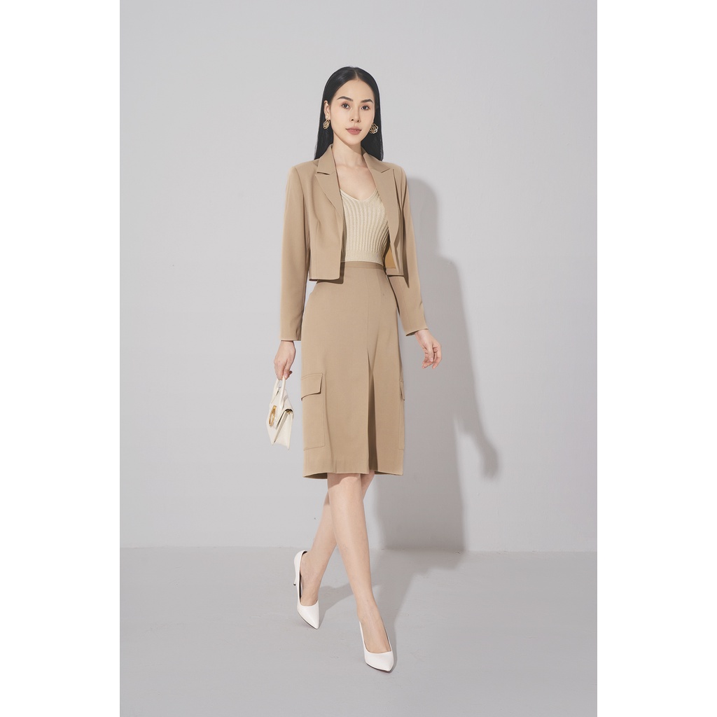 [Mã LT200 giảm 200K đơn 699K] Áo vest công sở tay dài dáng croptop Eva De Eva 21AVAE001B | BigBuy360 - bigbuy360.vn