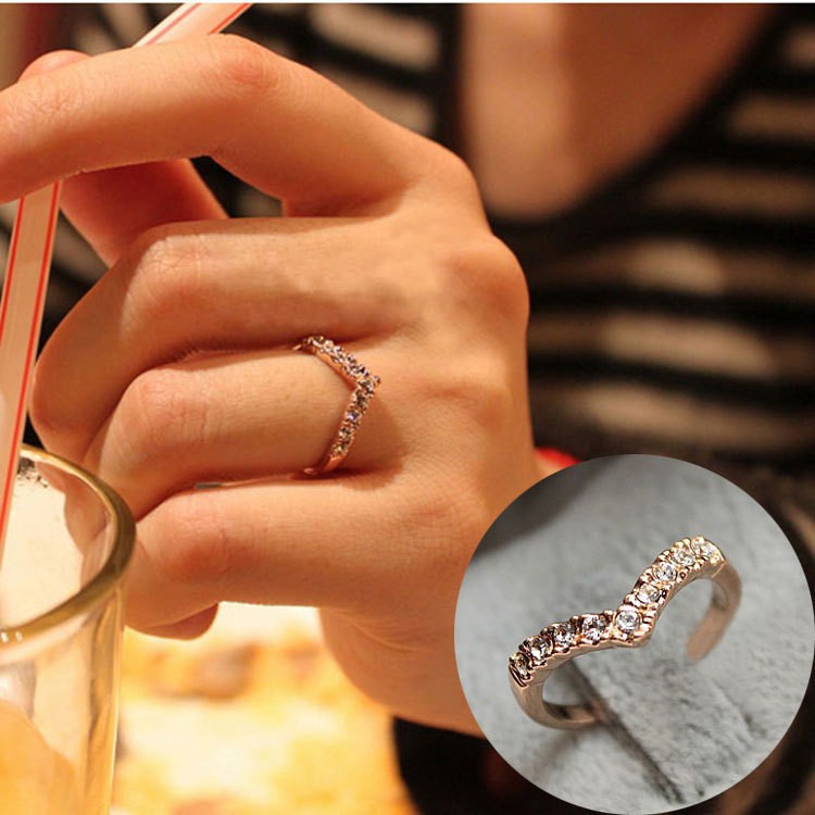 ✨✨Nhẫn Kim Cương: Thiết Kế Hình Chữ V Đơn Giản Phong Cách Hàn Quốc