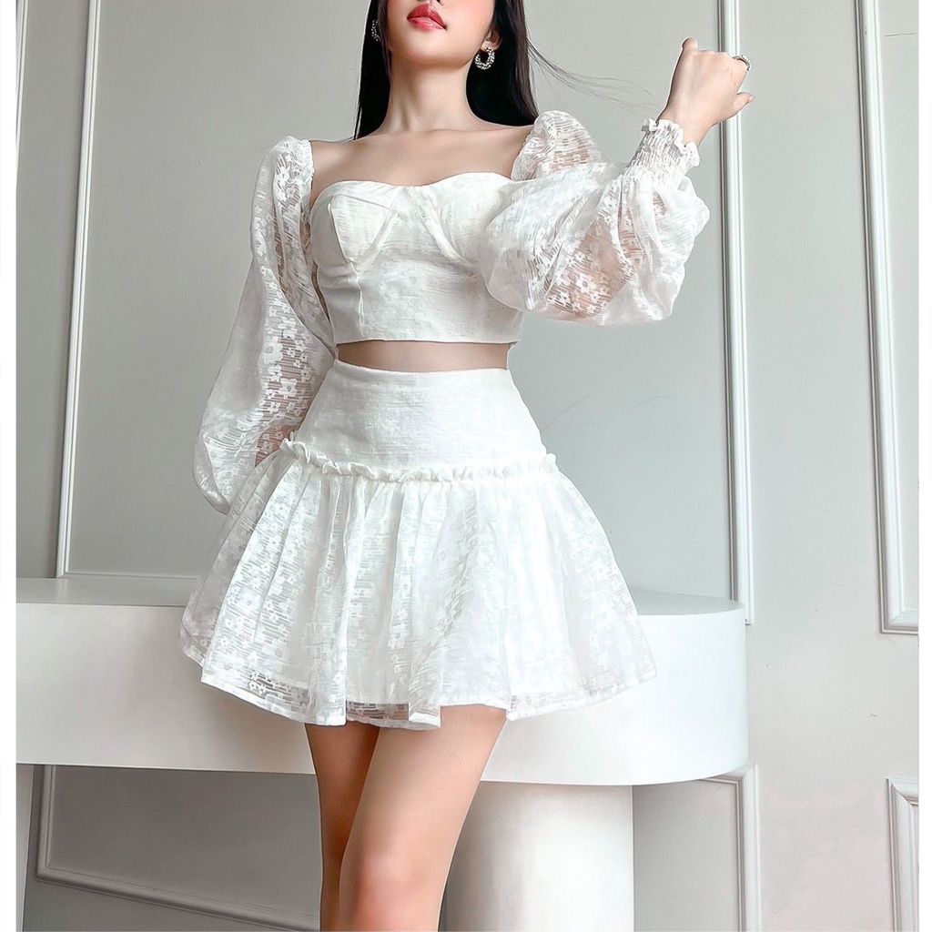 Set áo croptop cúp ngực tay phồng mix cùng chân váy ngắn dáng xòe