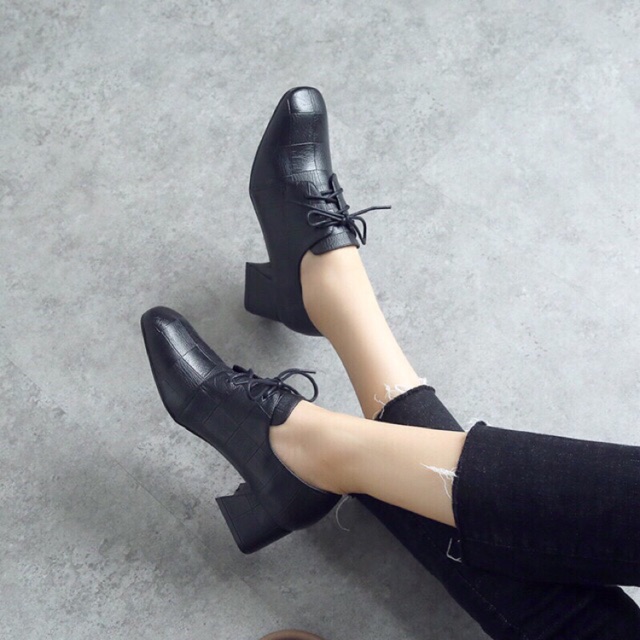 Bốt da đế vuông buộc dây | BigBuy360 - bigbuy360.vn