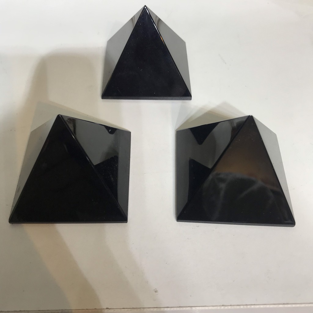 Kim tự tháp đá đen - Kim tự tháp đá obsidan đen KT : ~4x4cm