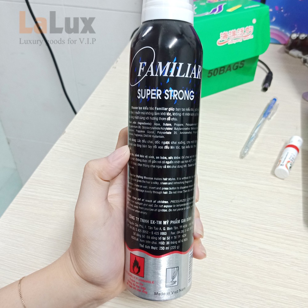 Keo Xịt Tóc FAMILIAR SUPER STRONG 250ML - Muosse Xịt Tạo Kiểu Tóc - Dạng Cứng Giữ Nếp Lâu ( Đen )