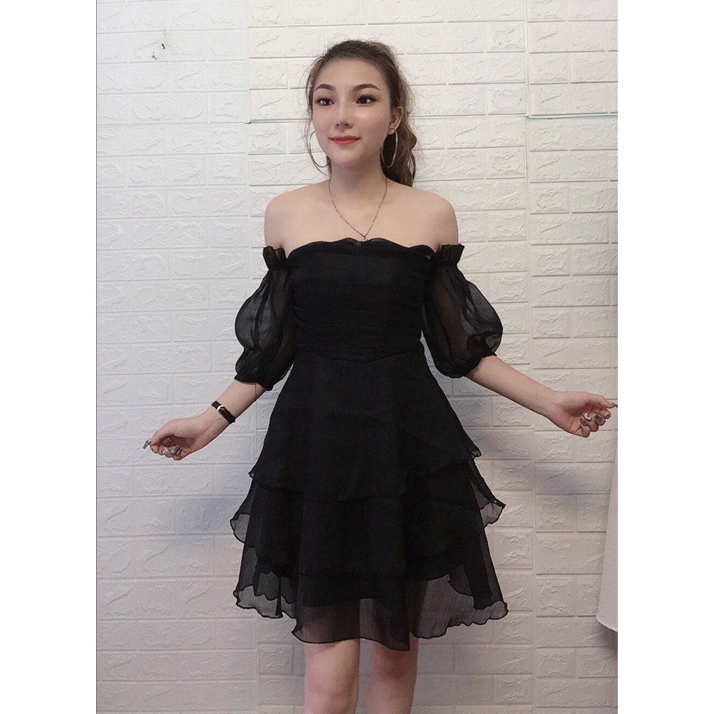 Đầm xòe 3 tầng trễ vai màu đen vải tơ xước xếp ly ngực tay bồng nhẹ nhàng, dễ thương
