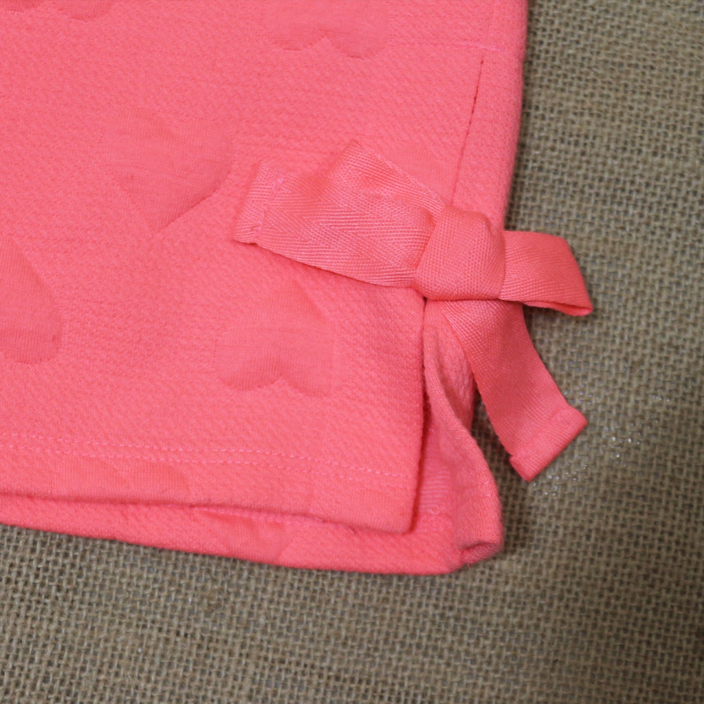 Áo sweater LOVE IS IN THE AIR thêu nổi màu hồng nữ tính | BigBuy360 - bigbuy360.vn