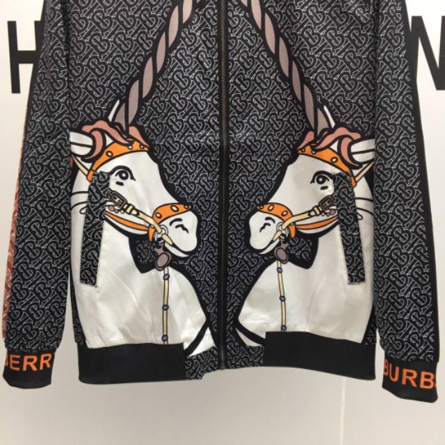 Áo khoác gió siêu cấp ngựa trắng