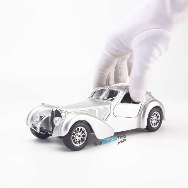 Mô hình xe cổ Bugatti Atlantic 1:24 Bburago Silver