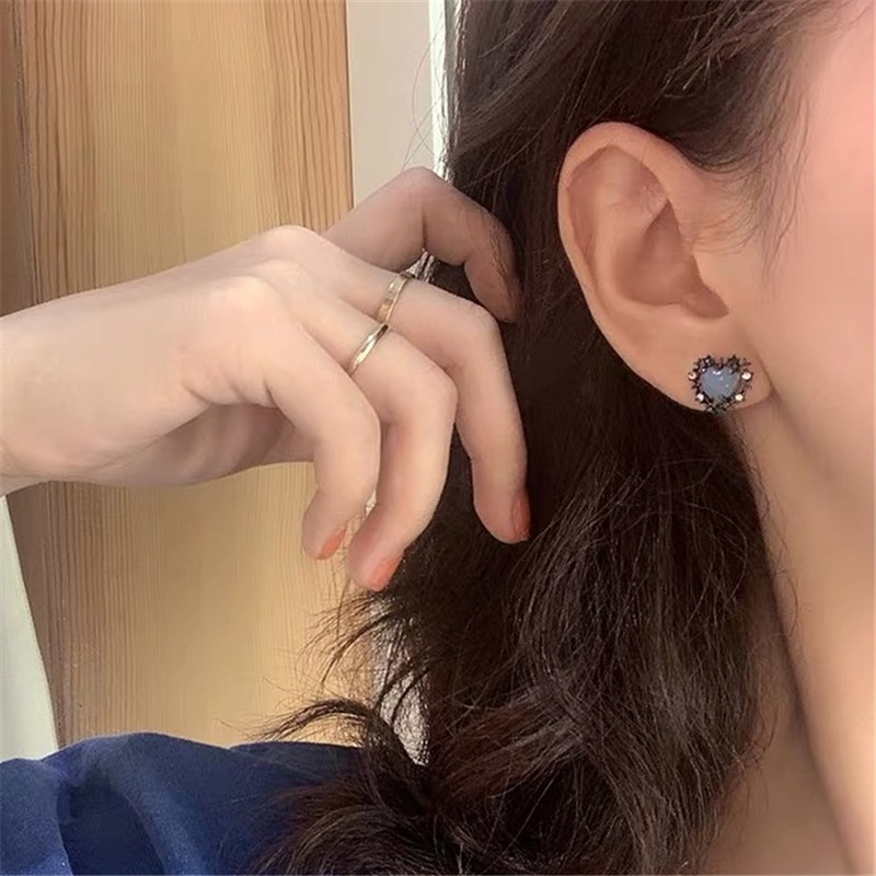 Khuyên Tai Hình Trái Tim Đính Đá Pha Lê Xanh Dương Bằng Hợp Kim Thời Trang Hàn Quốc Cho Nữ
