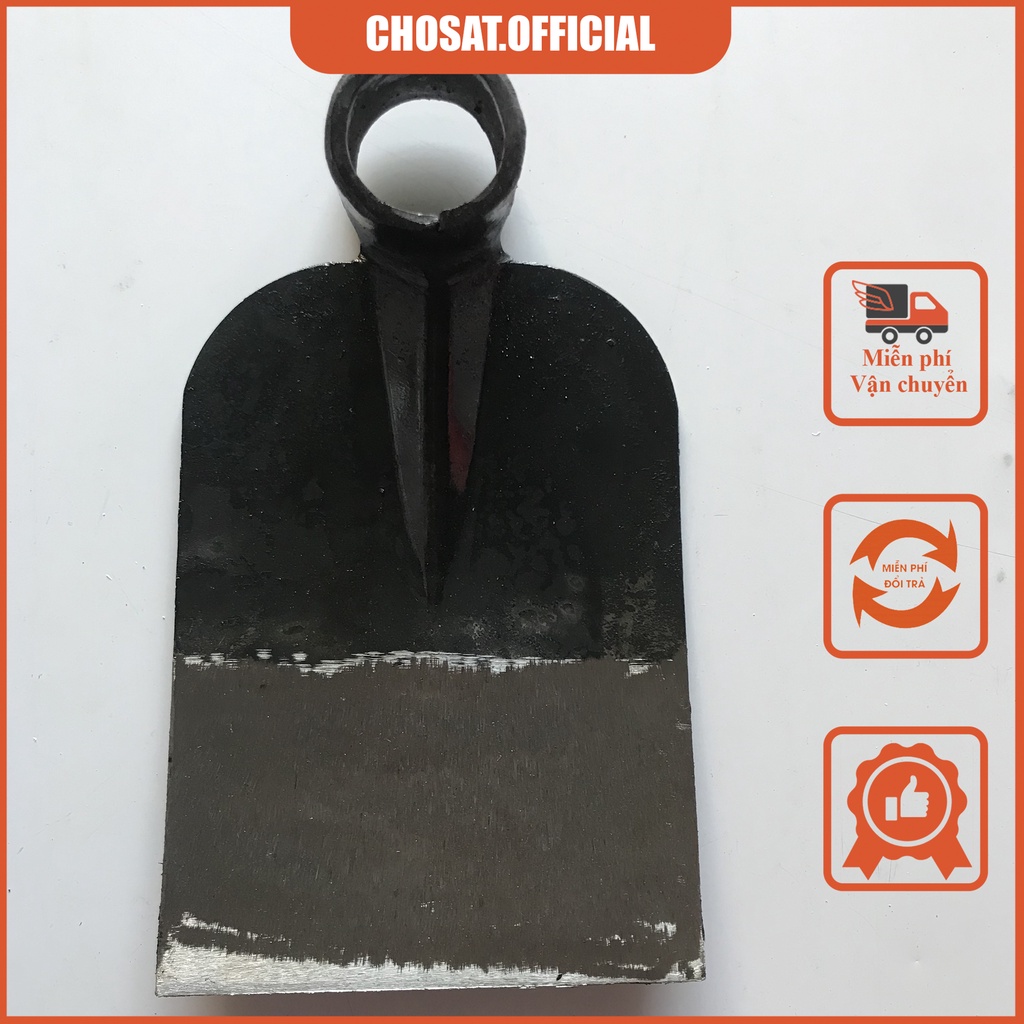 Cuốc làm vườn, lưỡi cuốc đất bằng thép dày dặn.