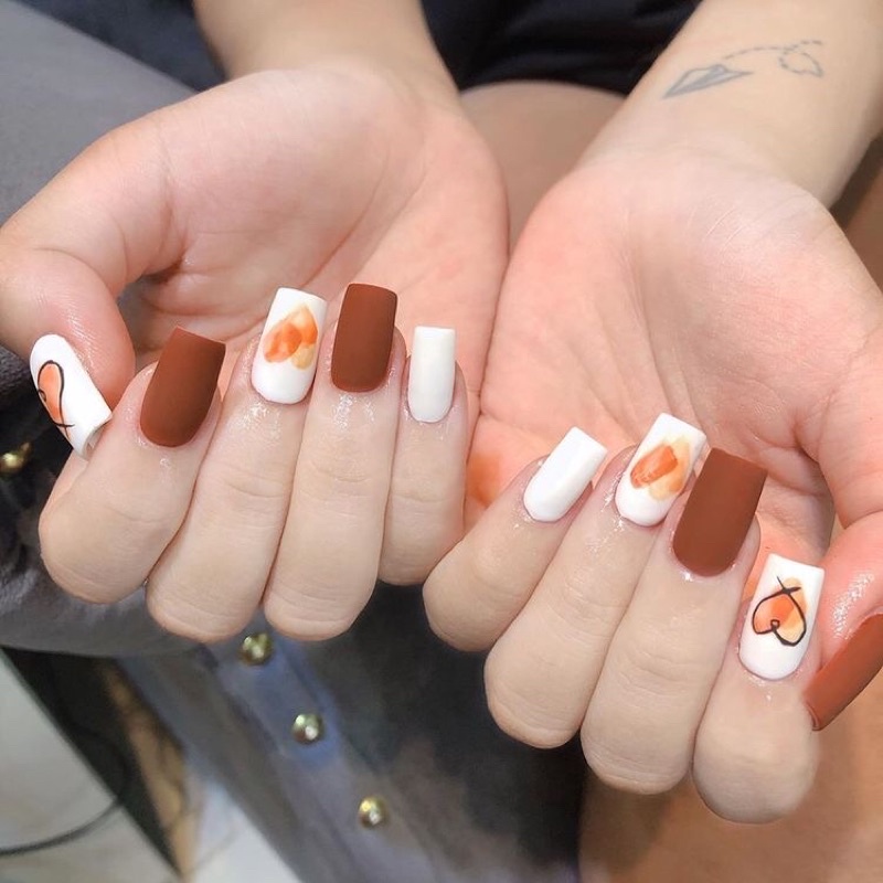 Nail box- móng up thiết kế trắng tim