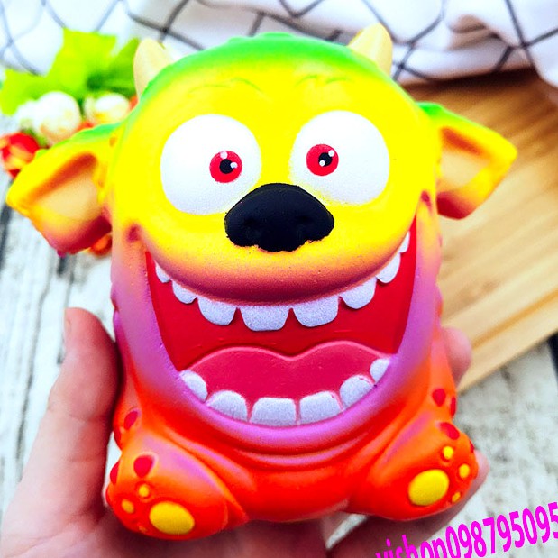 Squishy đồ chơi bánh mặt gấu Bánh kem dâu  mềm mịn