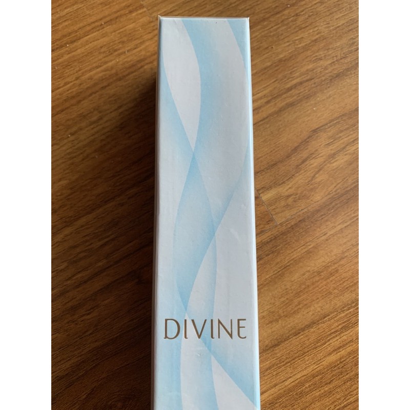 Nước hoa divine