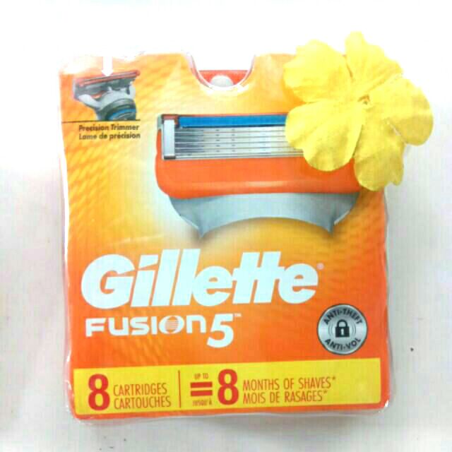 Lưỡi cạo râu Gillette Fusion 5 , 1 vỉ 8 lưỡi .