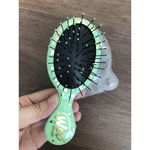 Sale lỗ lược wet brush trầy, rách hộp,cong răng lược