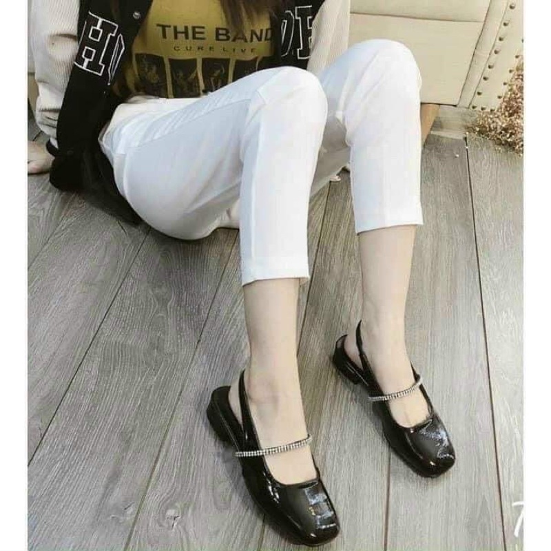 Giày mũi tròn dây đá