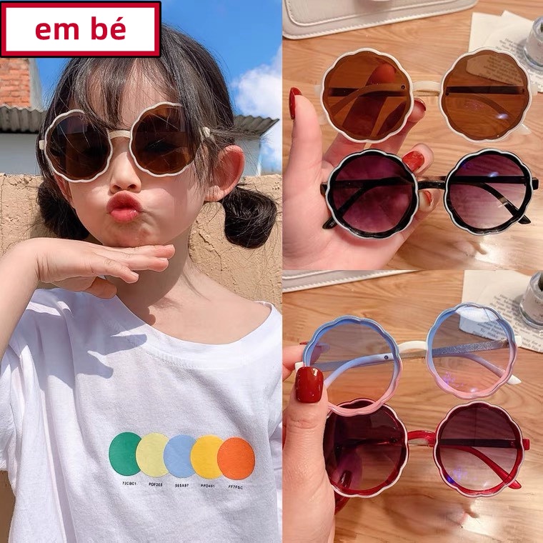 Kính Form hoa tròn dễ thương cho bé, tròng có màu chống tác hại của tia cực tím, chống nắng hiệu quả mã H2961