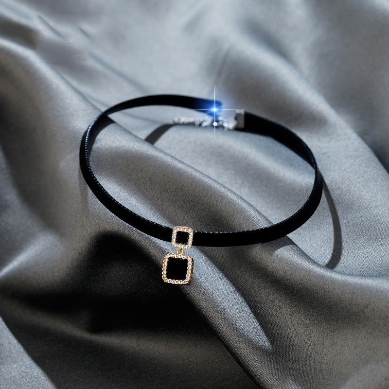 Vòng Cổ Bằng Da Màu Đen Thời Trang 2022 Dành Cho Nữ