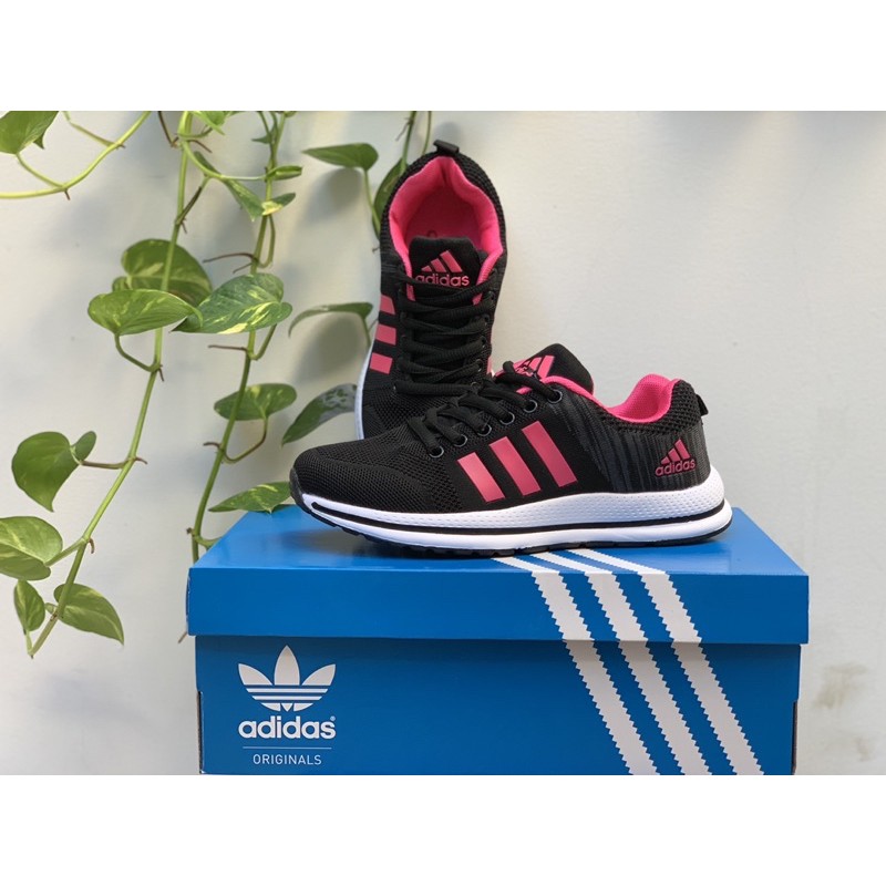 Giày thể thao nữ đen 2020 cao êm nhẹ mới 469