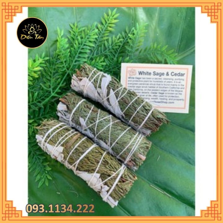 Bó lá Tuyết Tùng xông thanh tẩy nhà cửa