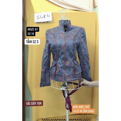 áo khoác hoạ tiết độc lạ size S.S404