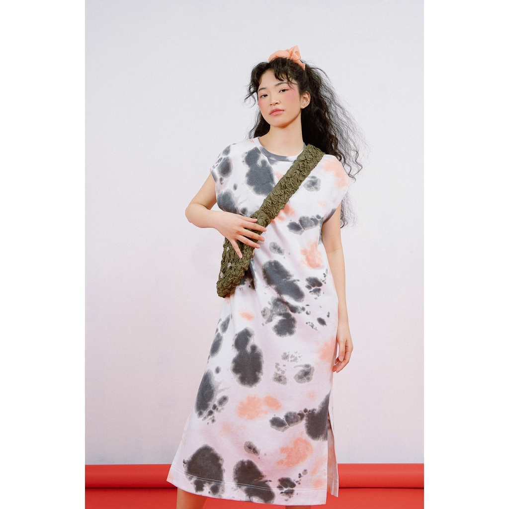 LIBÉ - Đầm thun vải da cá cổ tròn đánh bông có hiệu ứng loang màu hồng