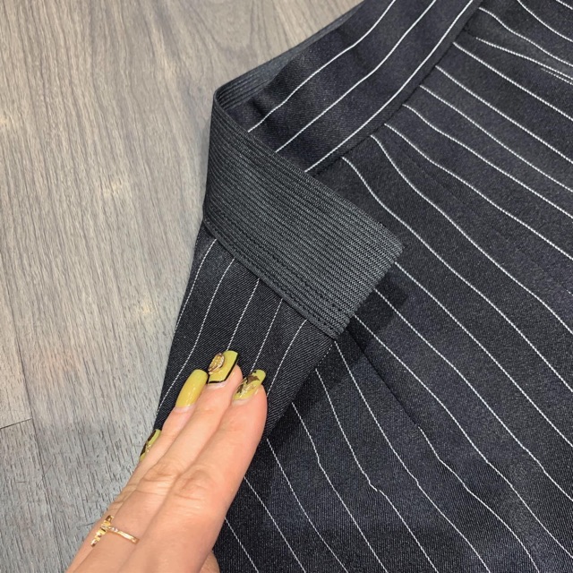 QUẦN KẺ ỐNG SUÔNG KHOÁ SƯỜN CHUN SAU LƯNG