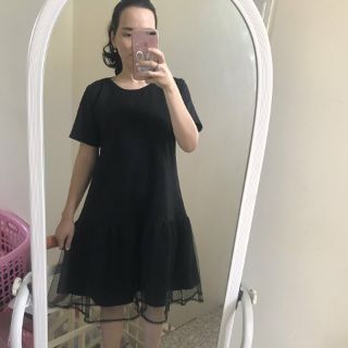 Đầm bầu đen đuôi phối ren lưới