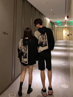 Áo nỉ cô gái
